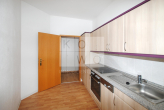 Küche mit Einbauküche - Attraktive 2-Zimmer-Wohnung mit Einbauküche in Leipzig-Reudnitz