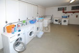 Renovierte 1-Zimmer-Wohnung mit Laminat und Blick ins Grüne! - Waschkeller