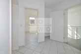 Flur (Beispiel) - 3-Zimmer-Wohnung mit Laminat und Balkon in der Nähe von Schloss Colditz
