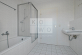Badezimmer (Beispiel) - 3-Zimmer-Wohnung mit Laminat und Balkon in der Nähe von Schloss Colditz