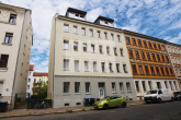 Straßenansicht - 2-Zimmer-Wohnung mit Balkon und Parkett in Kleinzschocher