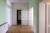 Flur - 3-Raum-Wohnung mit Laminat, Badewanne und Balkon in zentraler Lage am Zoo!