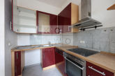 Küche mit Einbauküche - 3-Raum-Wohnung mit Laminat, Badewanne und Balkon in zentraler Lage am Zoo!