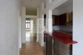 Küche mit Einbauküche - 3-Raum-Wohnung mit Laminat, Badewanne und Balkon in zentraler Lage am Zoo!