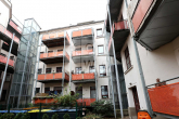 Rückansicht - 3-Raum-Wohnung mit Laminat, Badewanne und Balkon in zentraler Lage am Zoo!