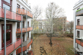 Rückansicht - 3-Raum-Wohnung mit Laminat, Badewanne und Balkon in zentraler Lage am Zoo!